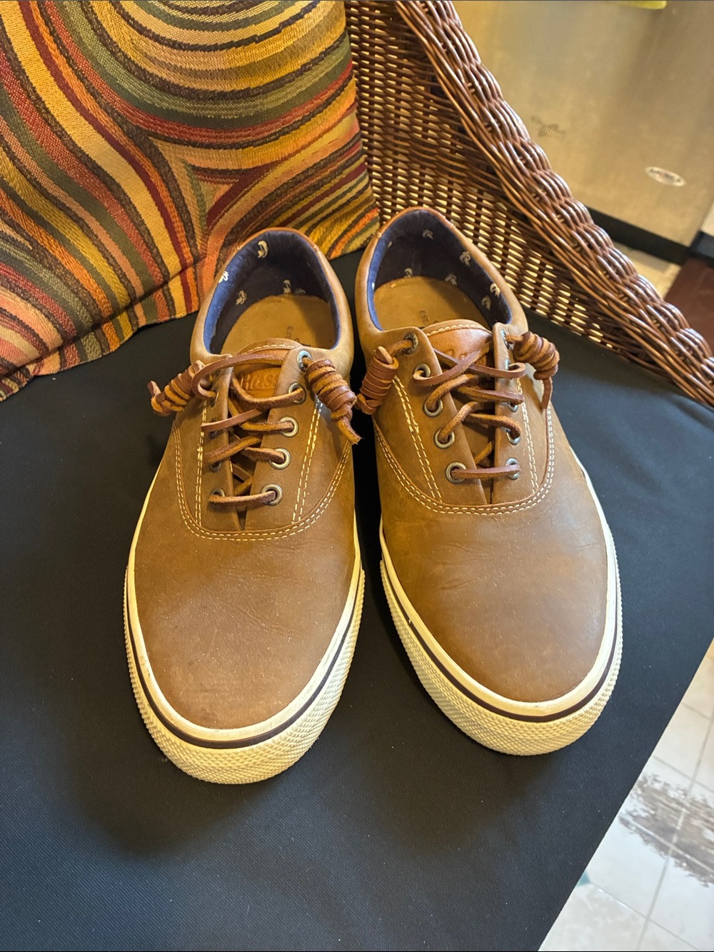 Bass Men's Brown Leather Low-Top Sneakers with White Sole